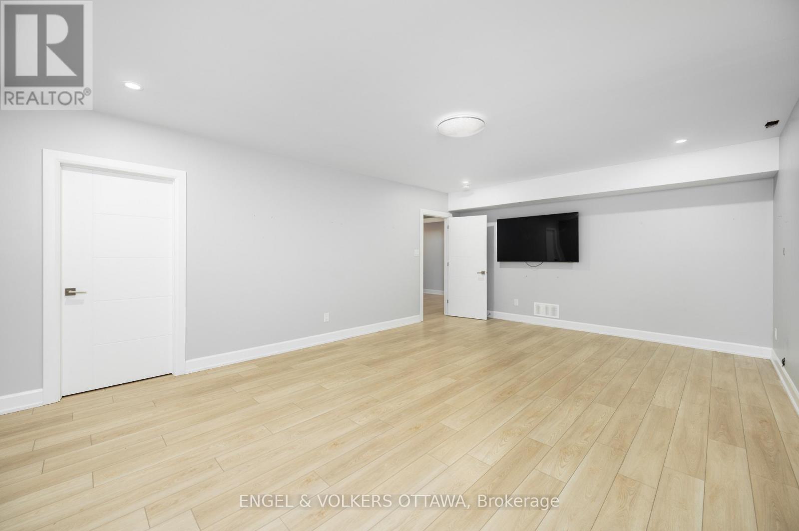 424 GINGER CRESCENT - 41