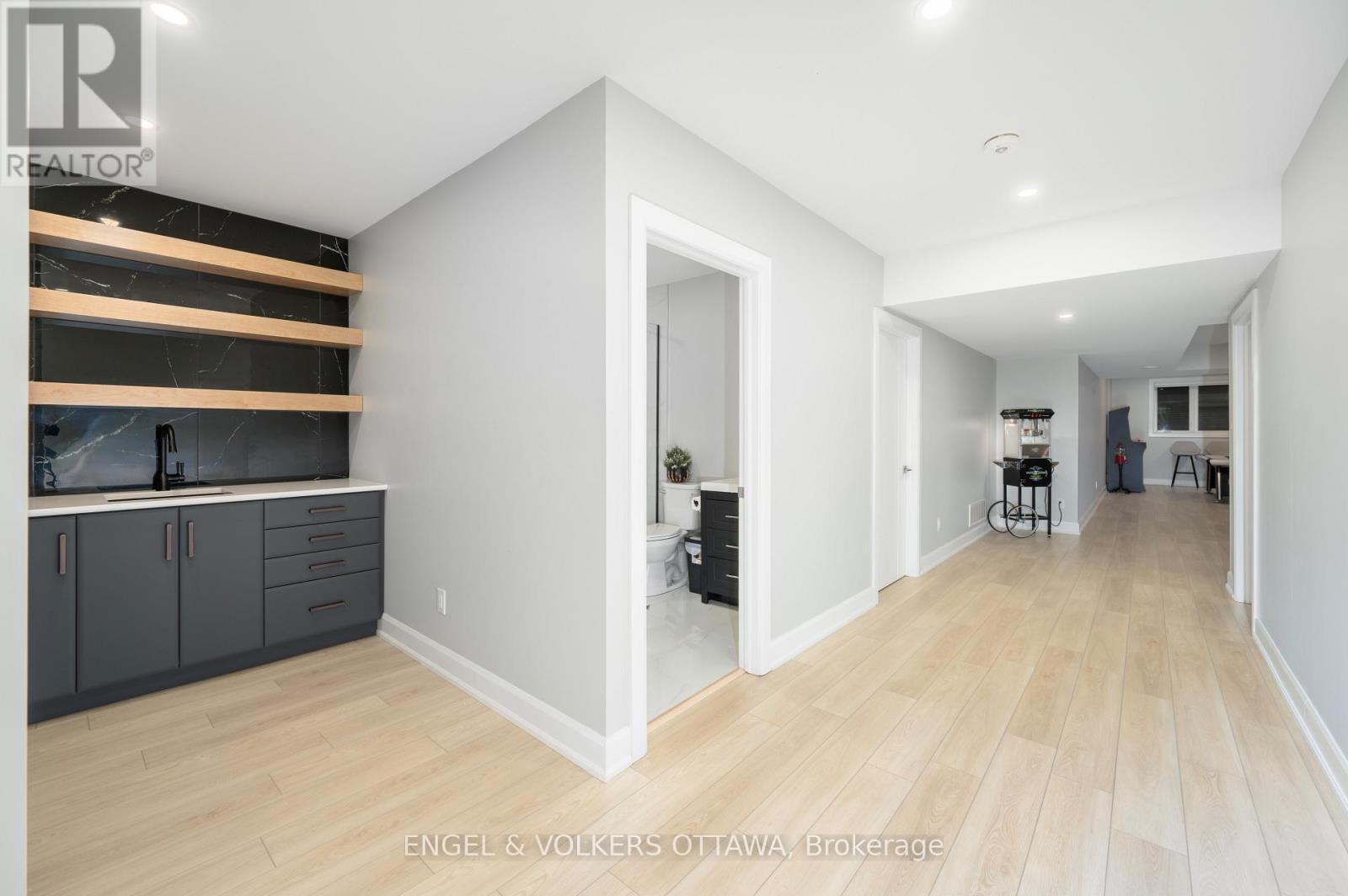 424 GINGER CRESCENT - 42