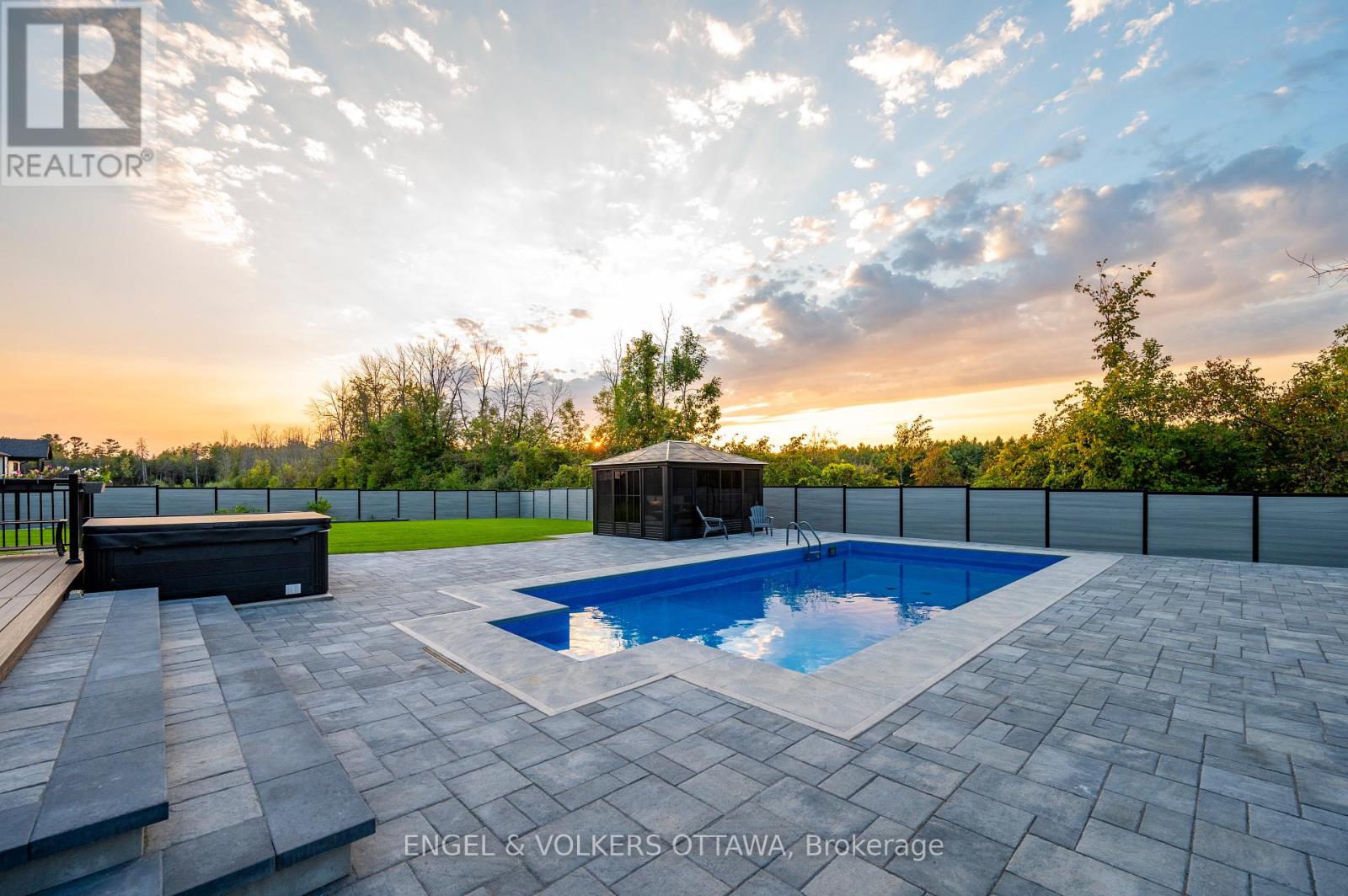 424 GINGER CRESCENT - 45