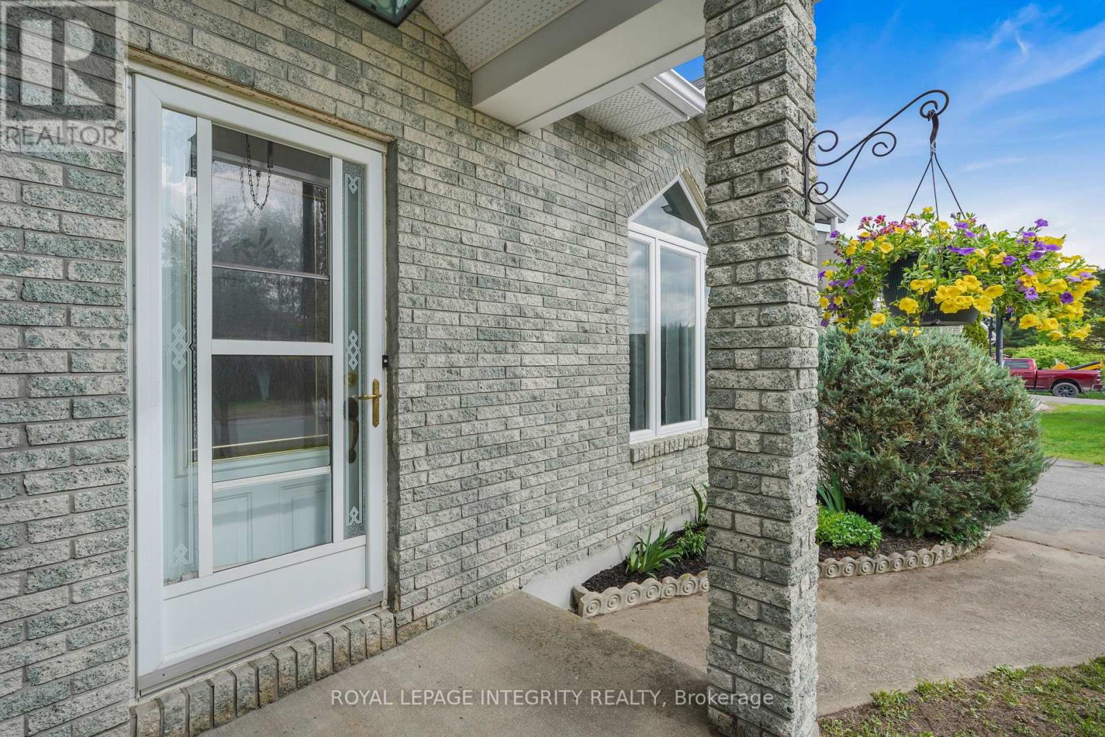 84 LALANDE CRESCENT - 2