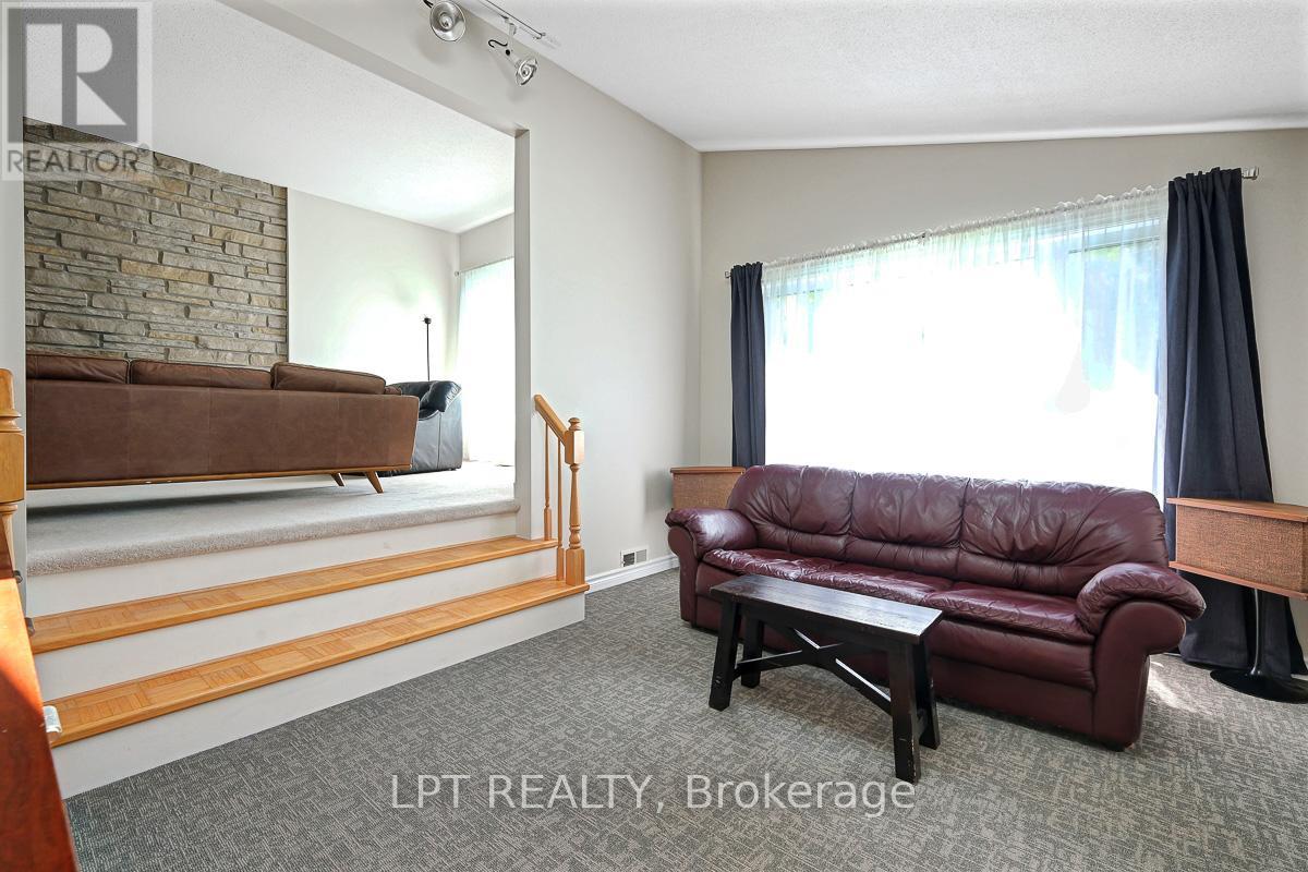 1772 DUNKIRK CRESCENT - 11