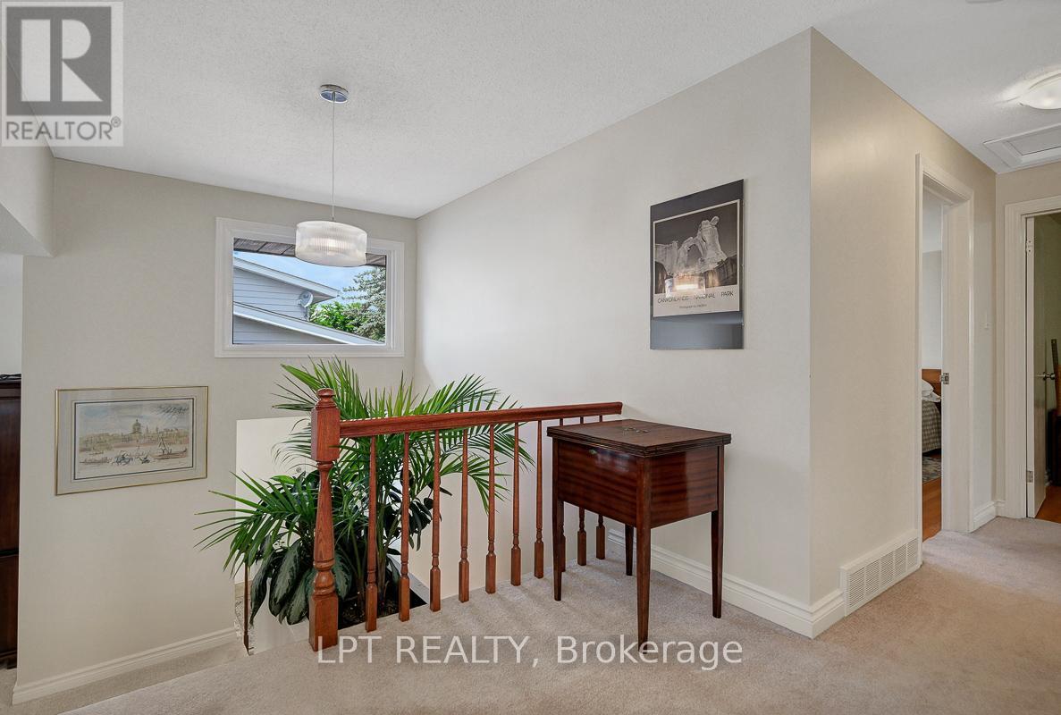 1772 DUNKIRK CRESCENT - 23