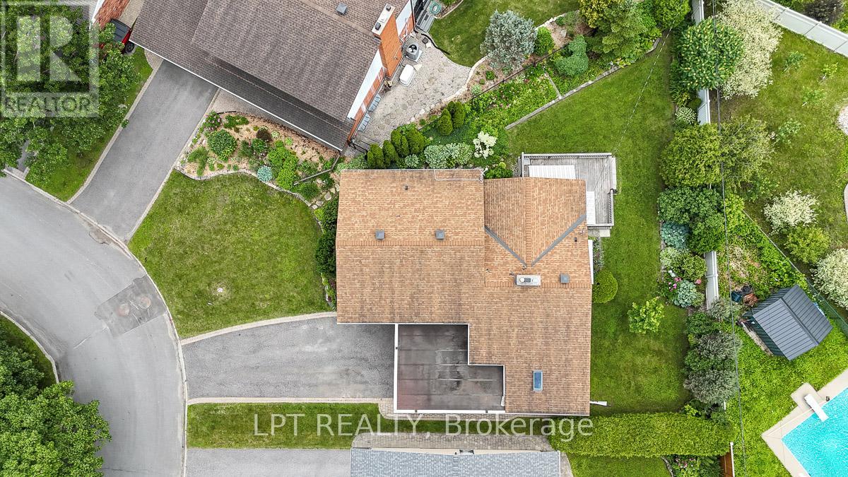 1772 DUNKIRK CRESCENT - 3