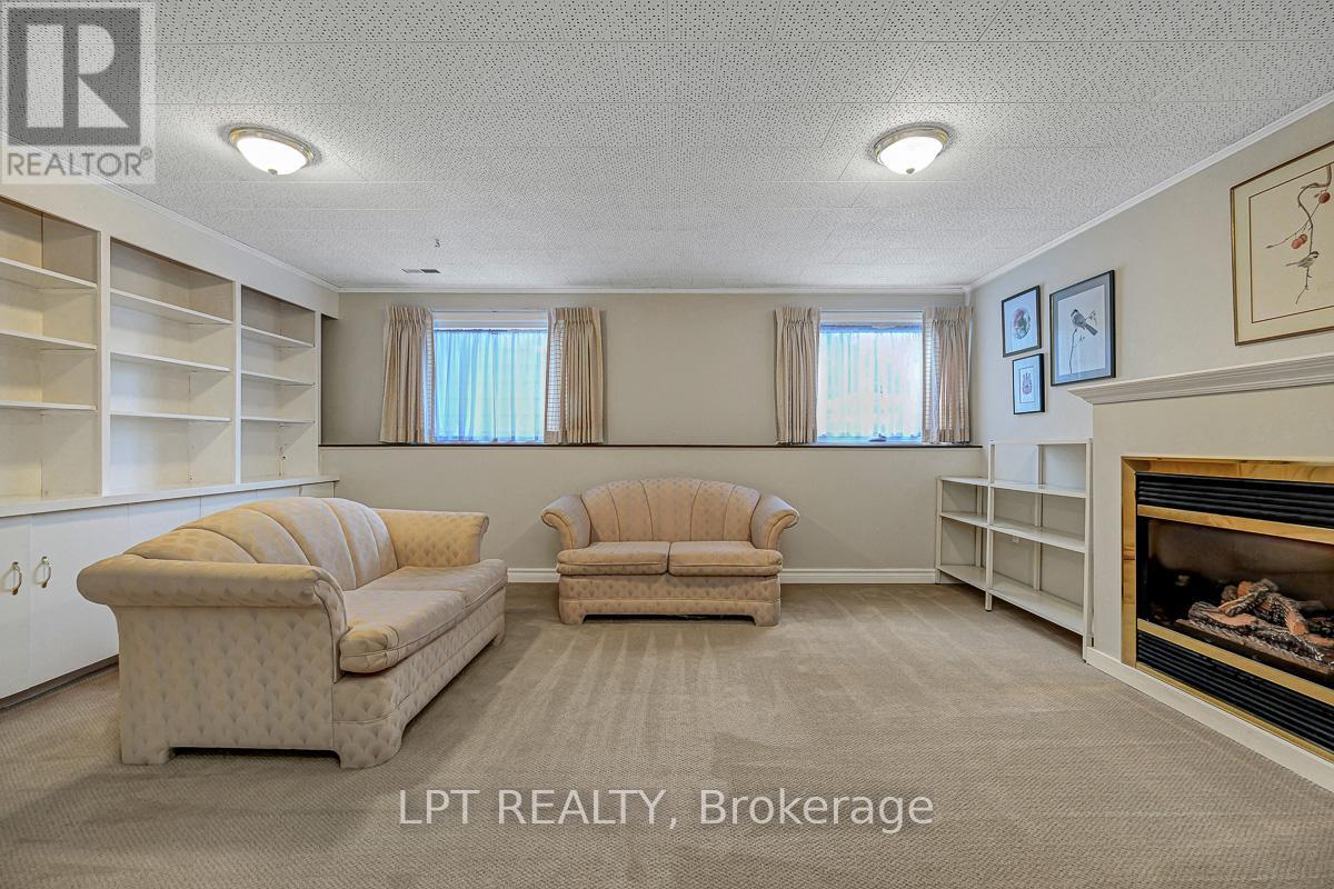 1772 DUNKIRK CRESCENT - 33