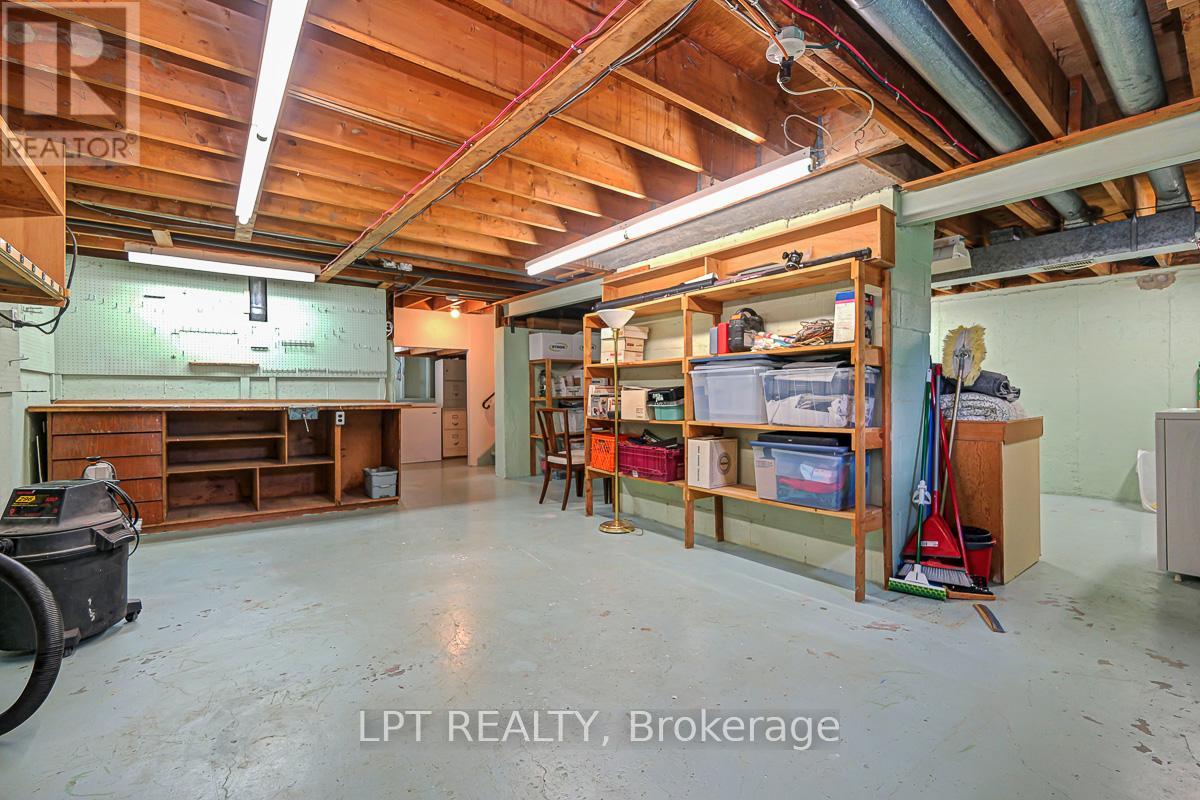 1772 DUNKIRK CRESCENT - 36