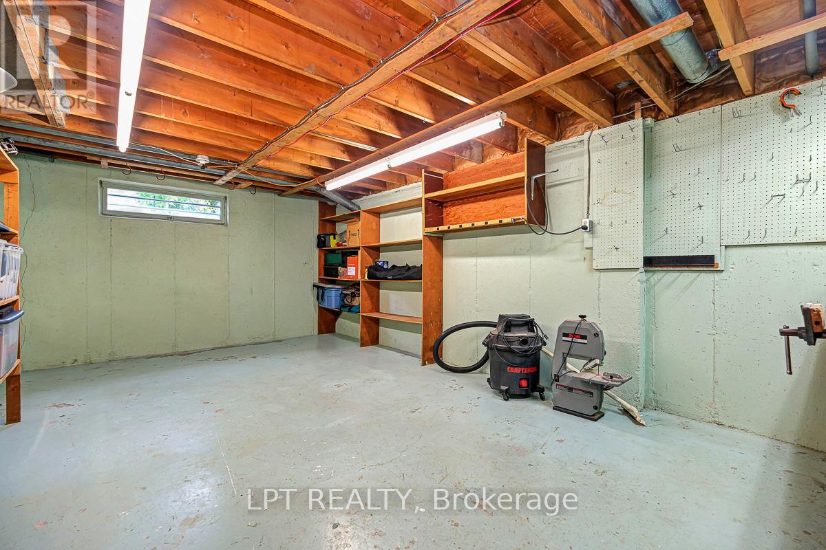 1772 DUNKIRK CRESCENT - 37