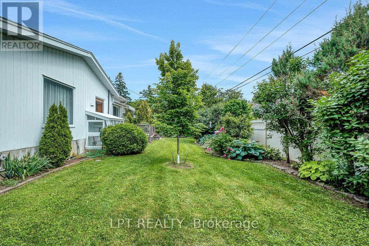 1772 DUNKIRK CRESCENT - 41