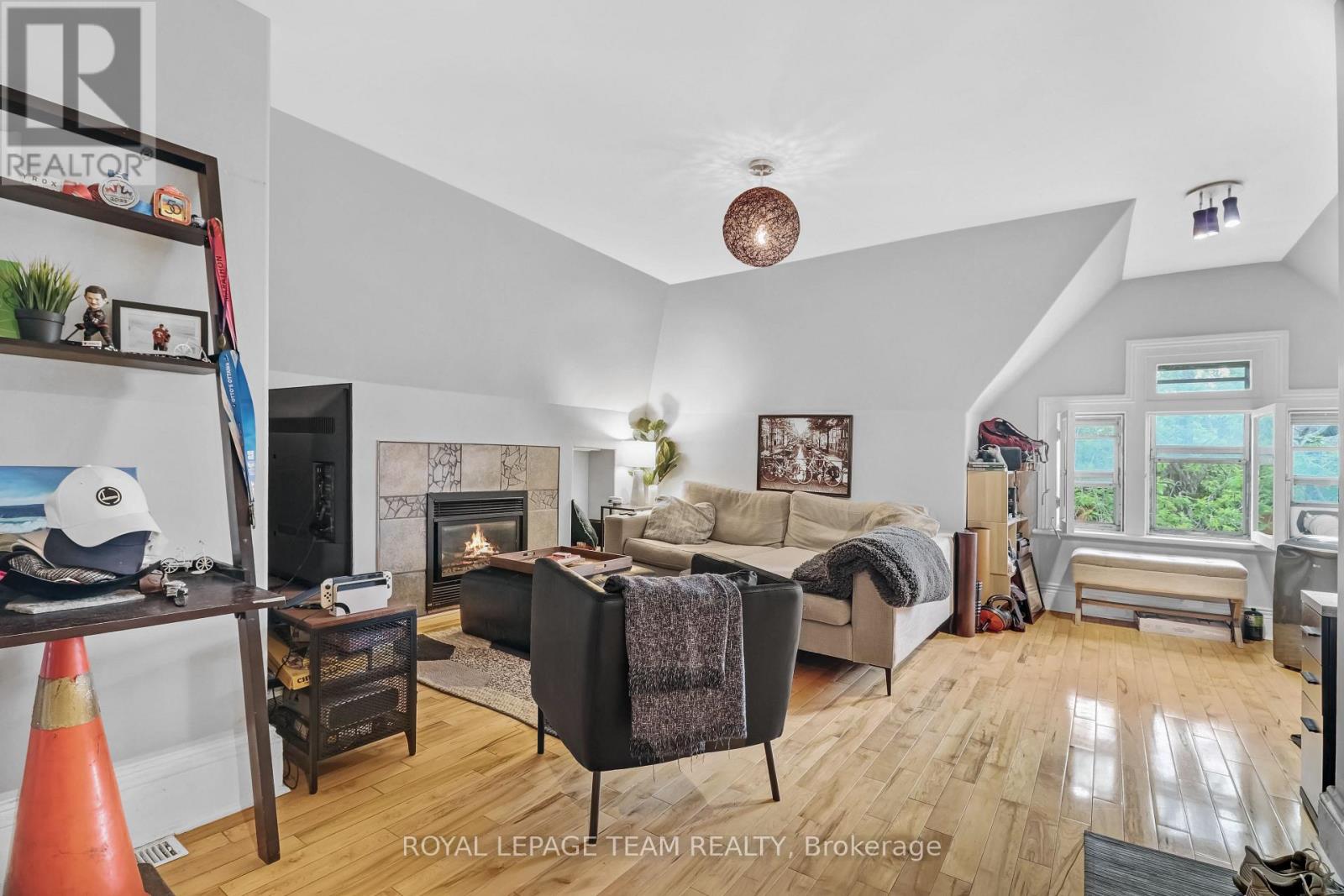 44 MCLEOD STREET - 16