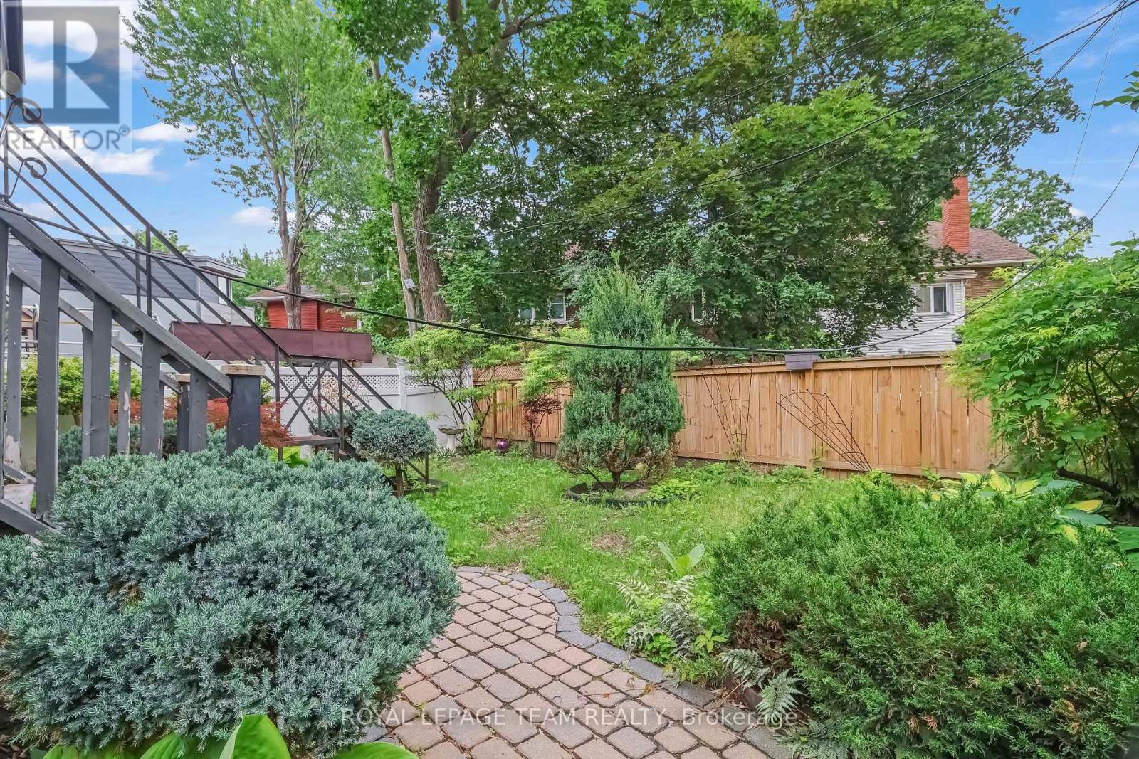 44 MCLEOD STREET - 21
