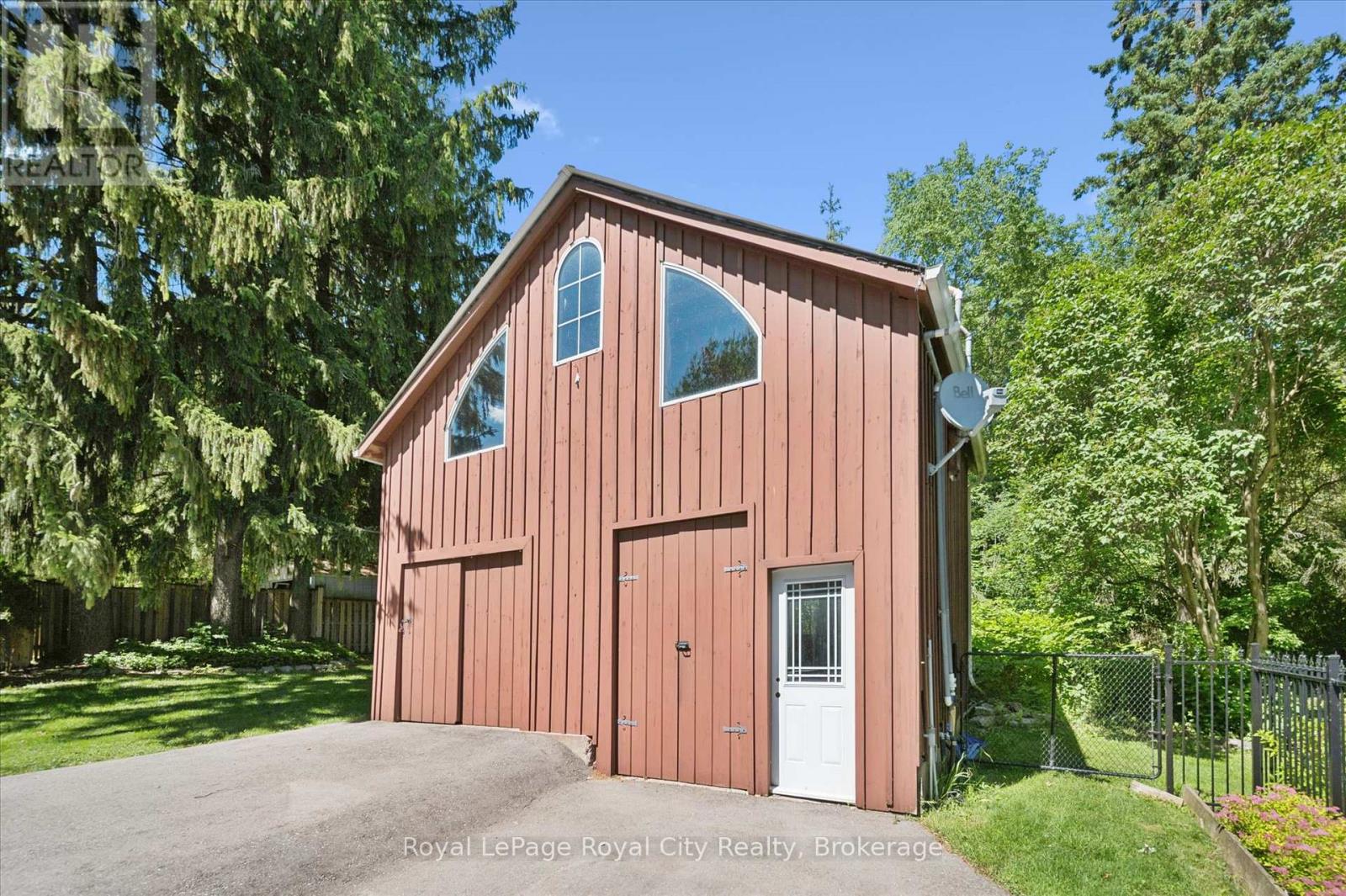 33 NORTH BROADWAY STREET - 31