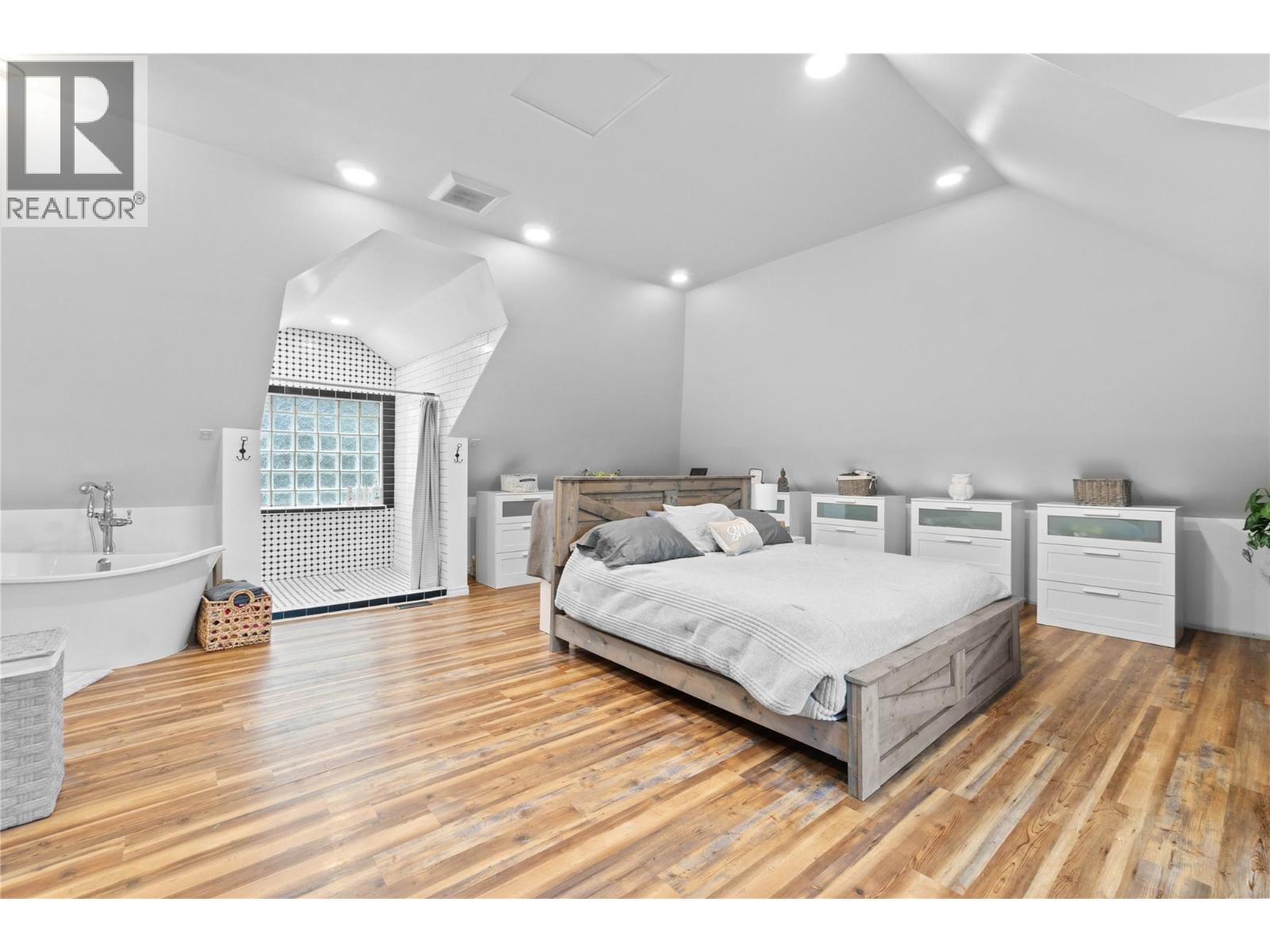 1207 George Street - 25