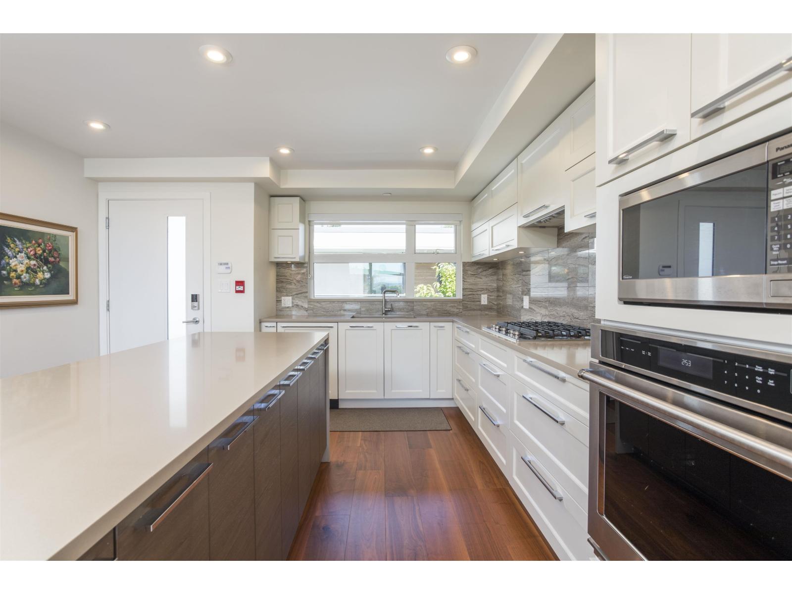 402 1160 OXFORD STREET, White Rock