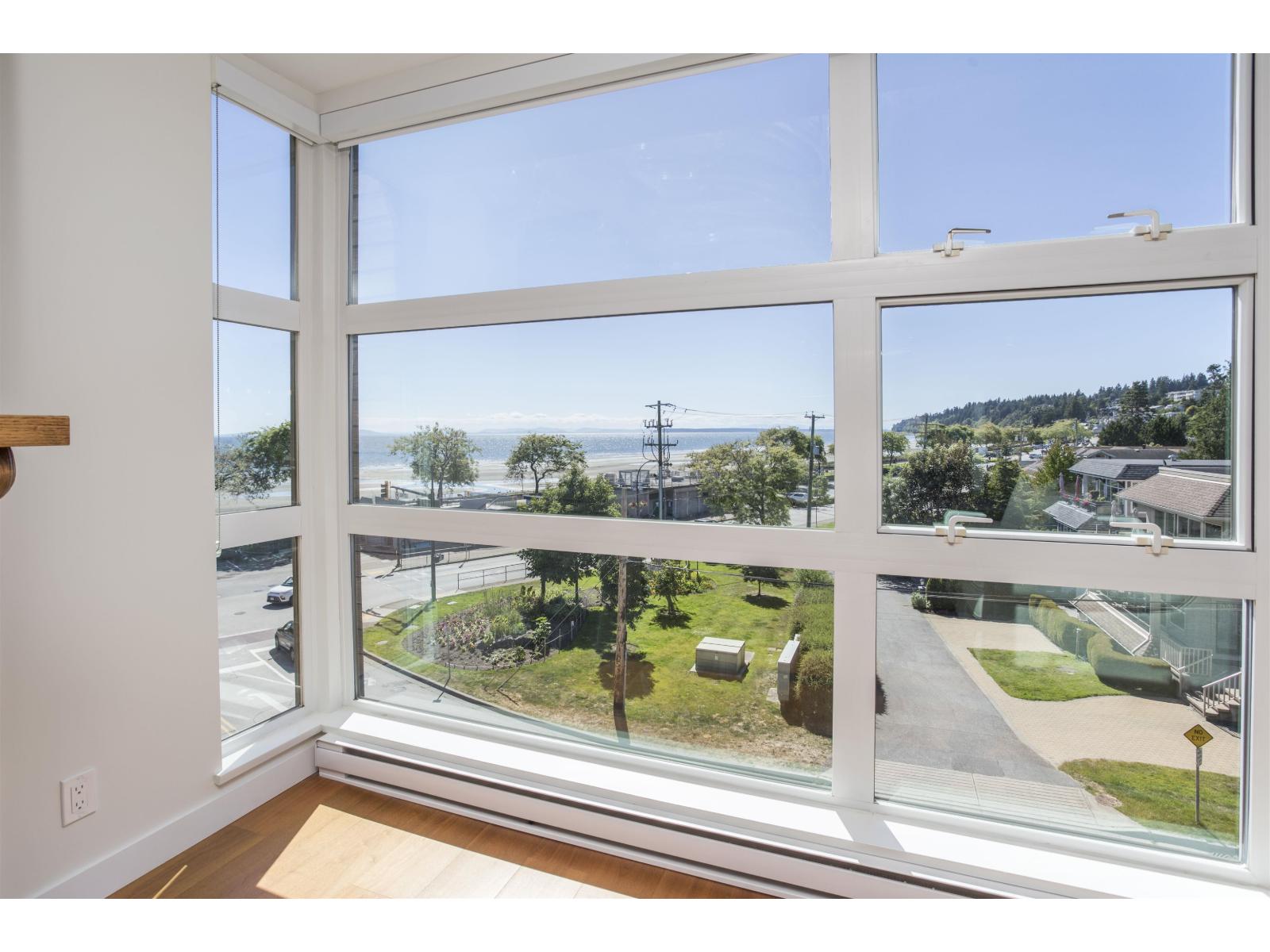 402 1160 OXFORD STREET, White Rock