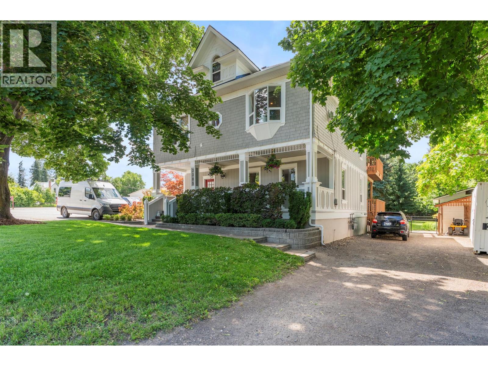 3385 Patterson Street, Armstrong