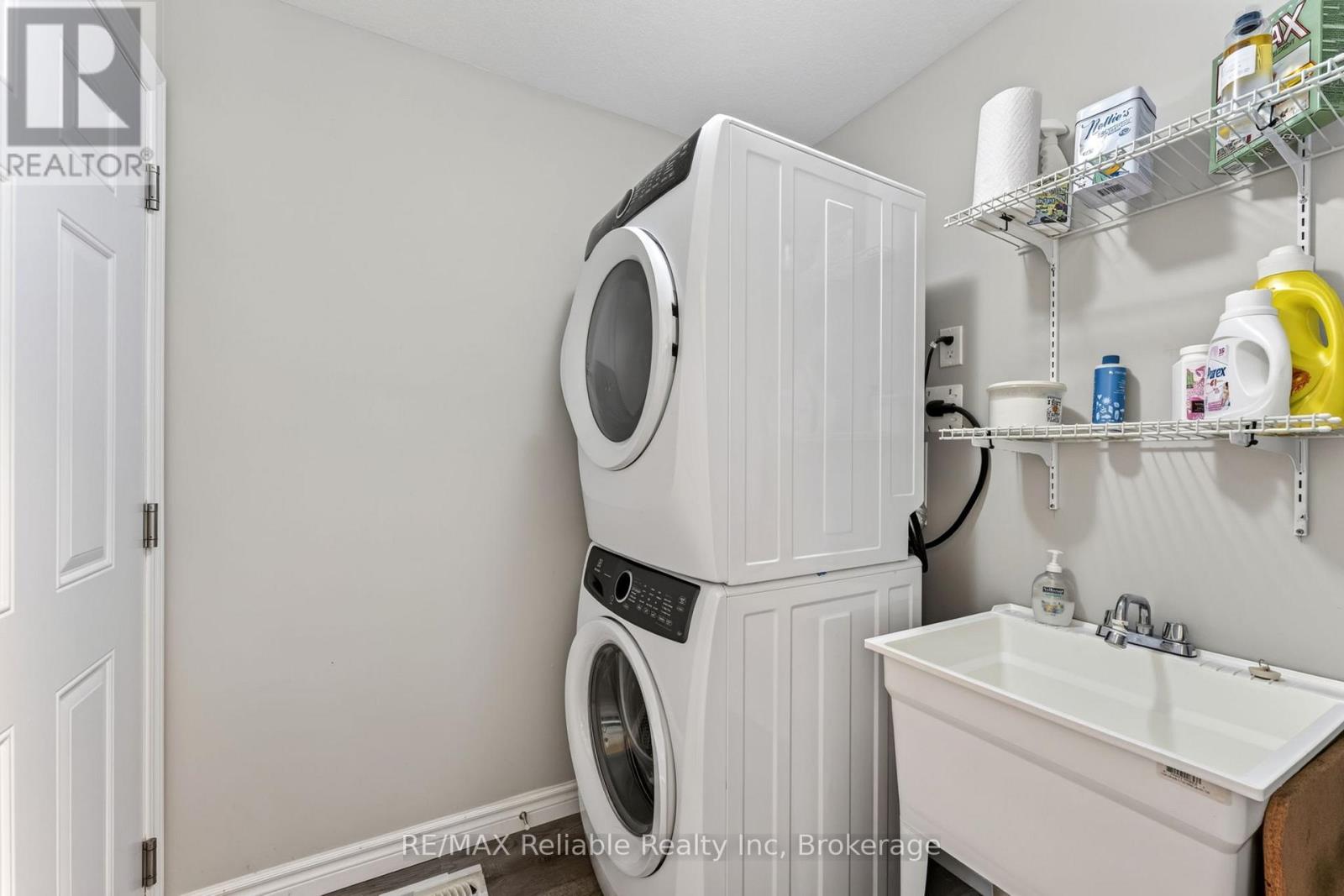 7 WINDWARD WAY S - 24