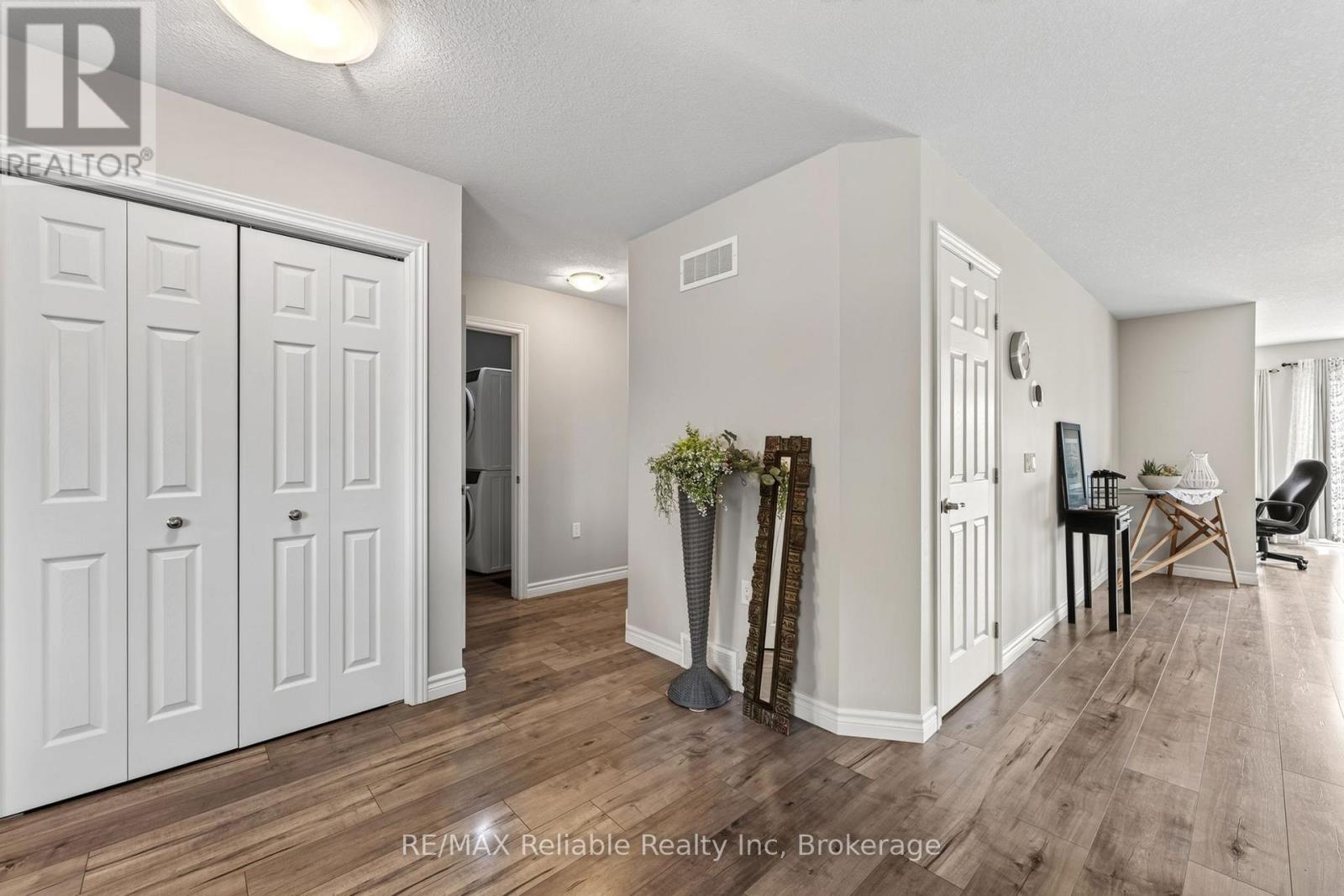 7 WINDWARD WAY S - 9