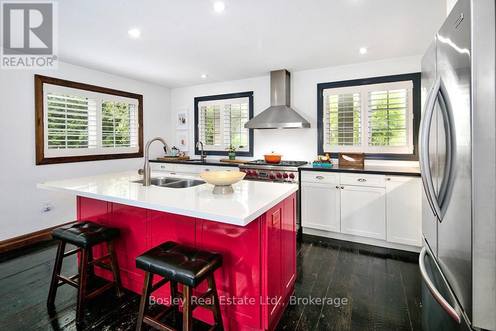 102 RIDGEVIEW DRIVE N - 8