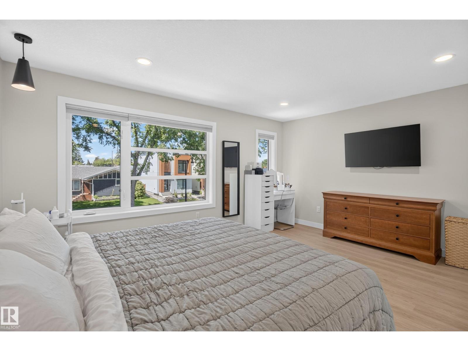 9333 148 ST NW - 23