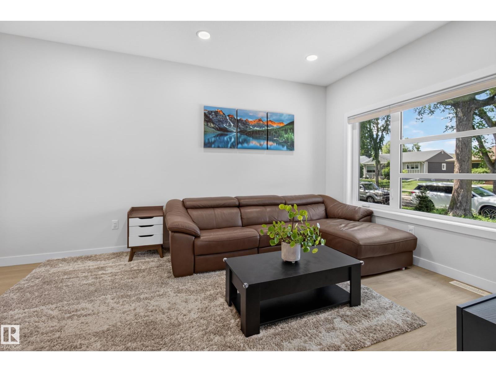 9333 148 ST NW - 5