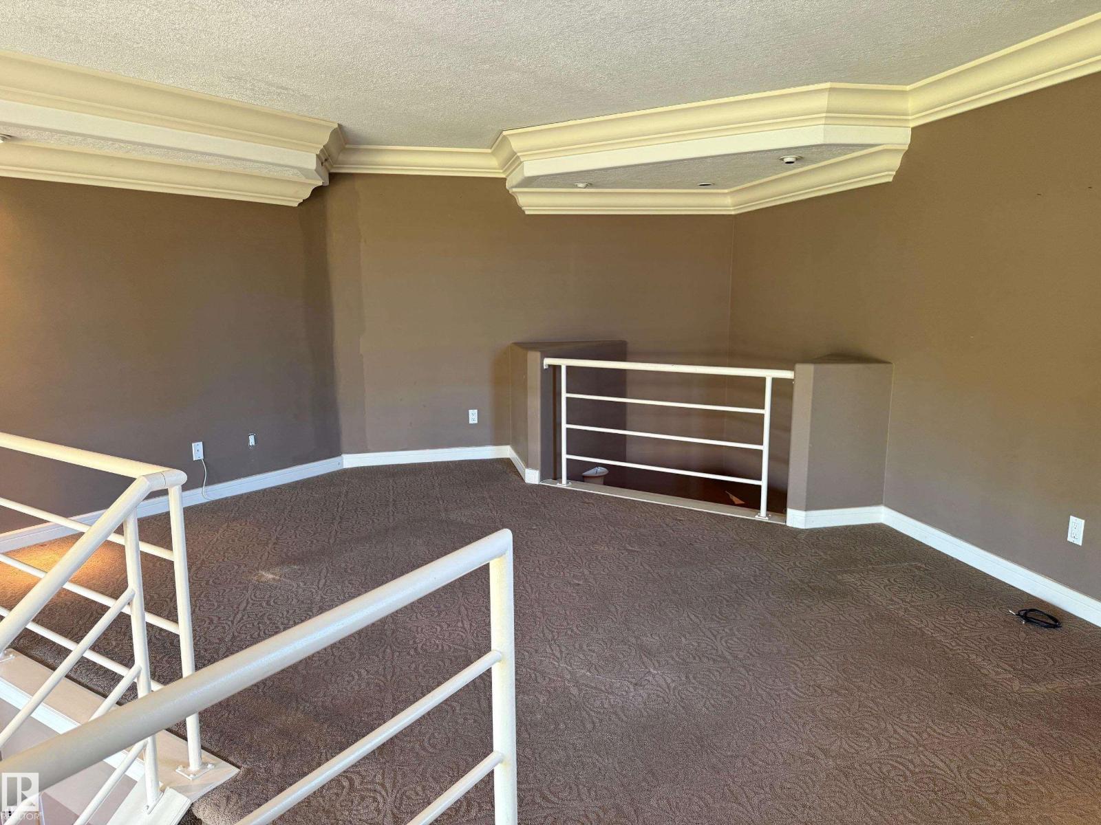 #404 12028 103 AV NW - 17