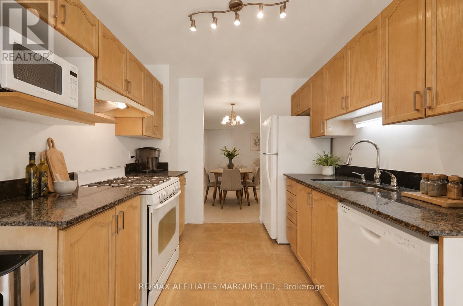 3 Bed, 3 Bath House for Sale in Ottawa – 58 ROBARTS CRESCENT, Ottawa – MLS# X13485076 - Image 9