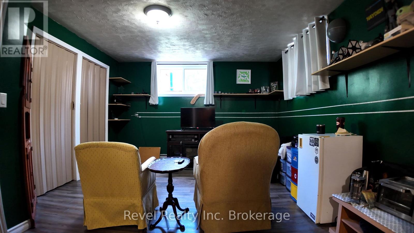 210 LEVESQUE STREET - 10