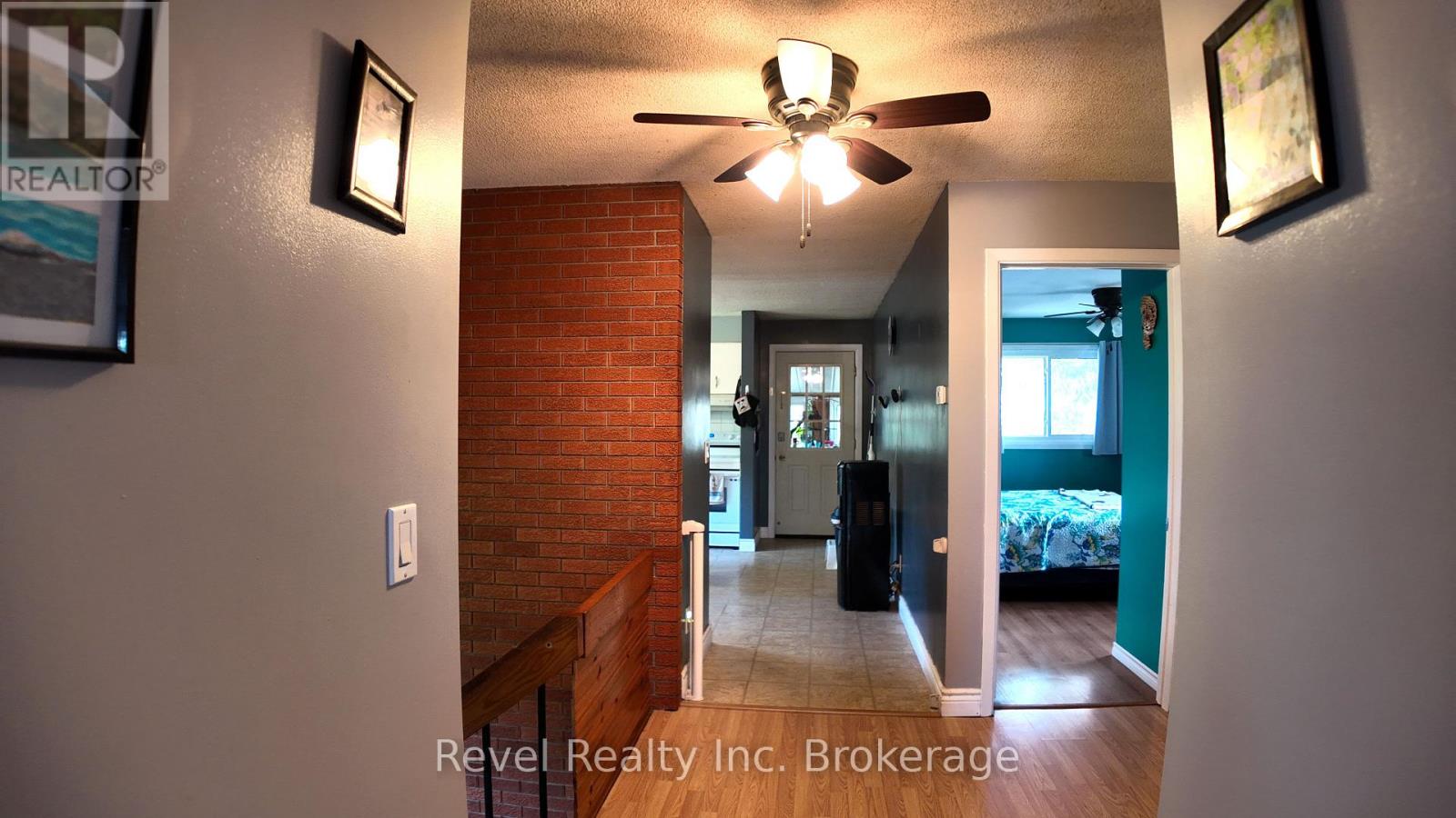 210 LEVESQUE STREET - 16