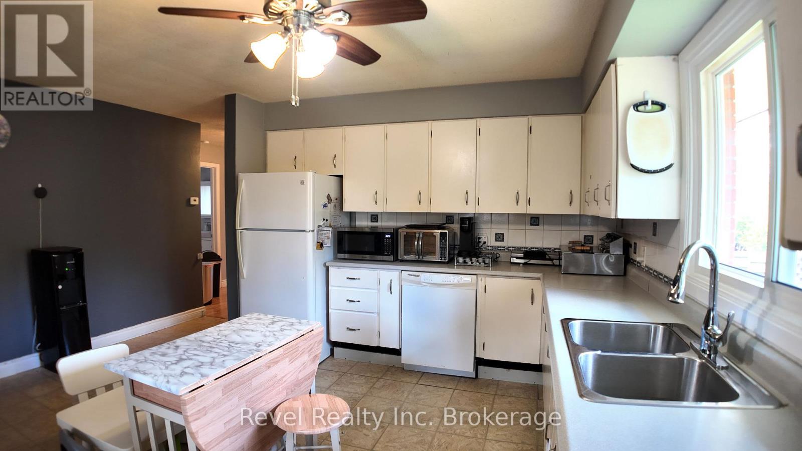 210 LEVESQUE STREET - 18