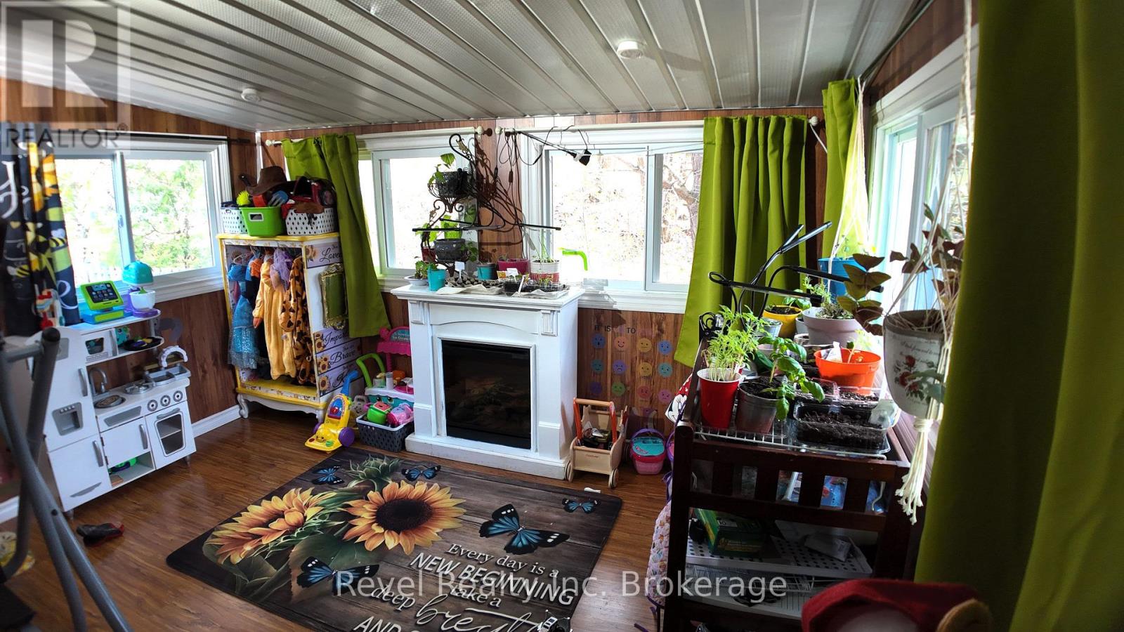 210 LEVESQUE STREET - 19