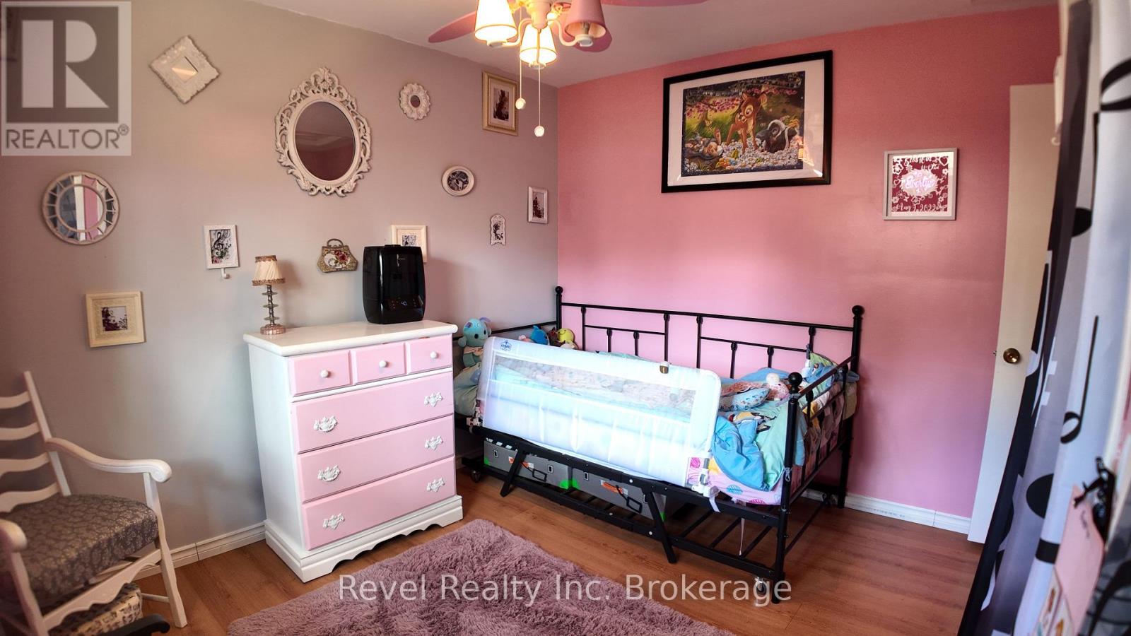 210 LEVESQUE STREET - 25