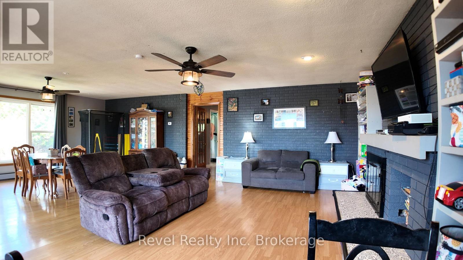 210 LEVESQUE STREET - 31