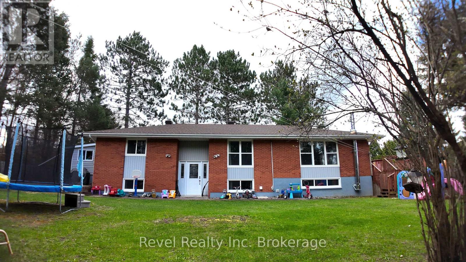 210 LEVESQUE STREET - 36