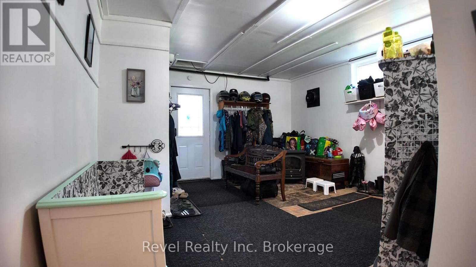 210 LEVESQUE STREET - 4