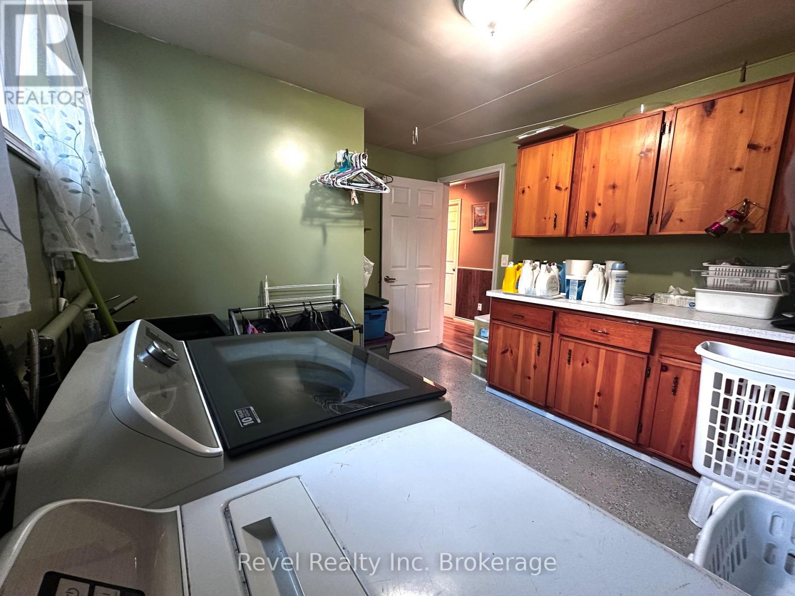 210 LEVESQUE STREET - 8