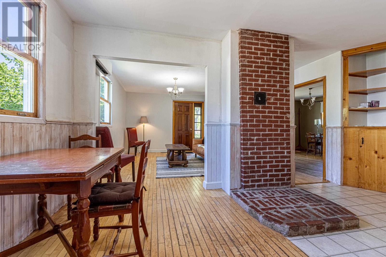 3 HOWARD Street - 5