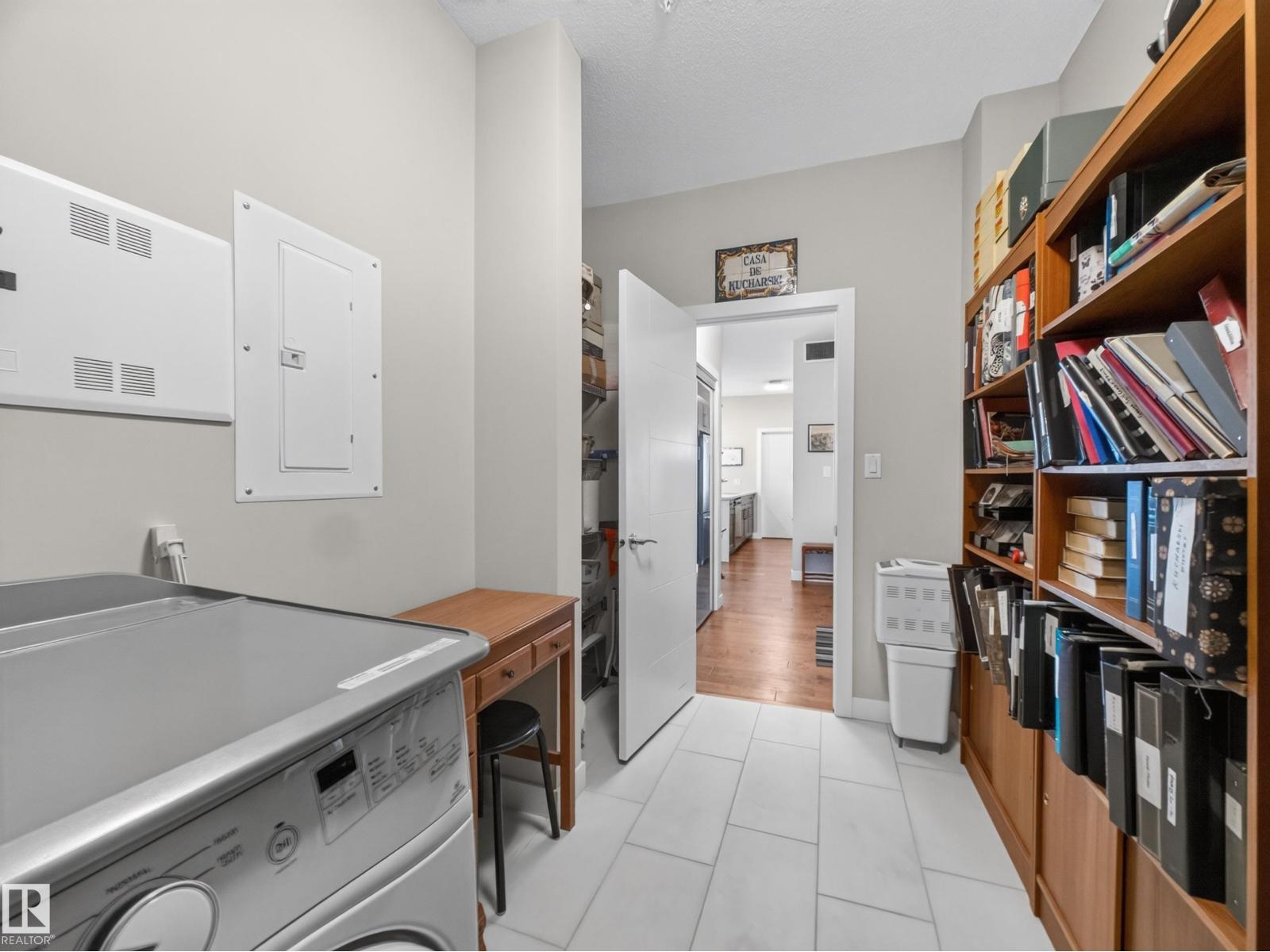 #412 625 LEGER WY NW - 44