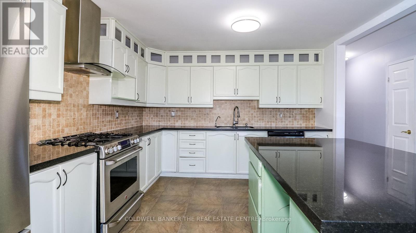 1842 SIMCOE BOULEVARD - 7