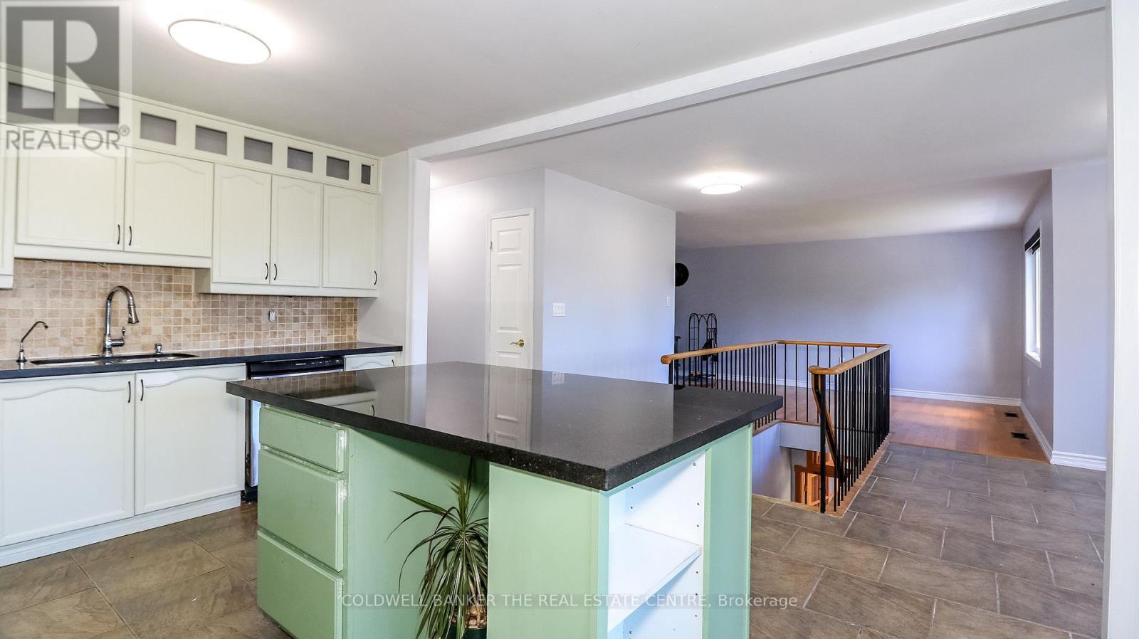 1842 SIMCOE BOULEVARD - 8