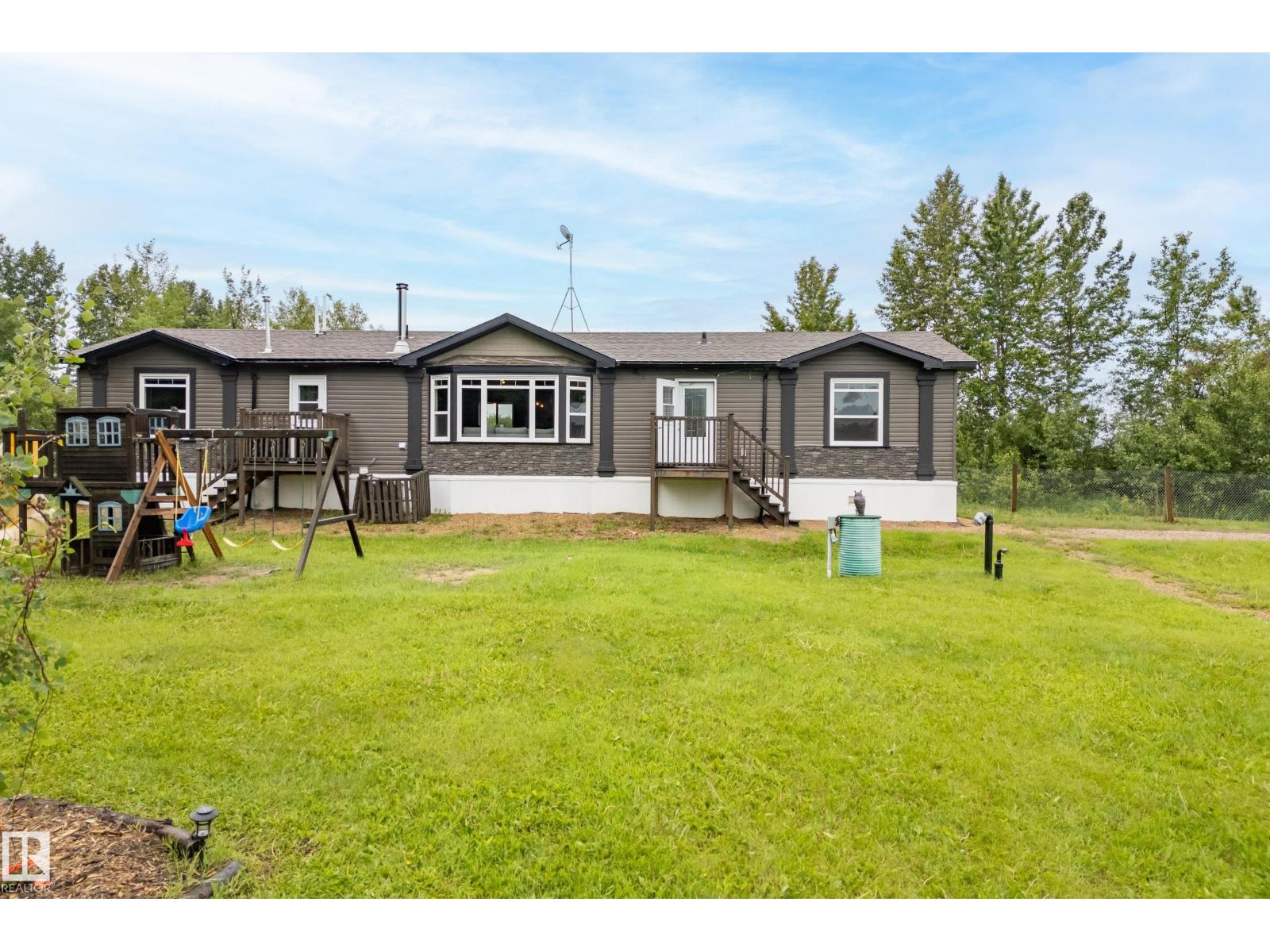 59415 Range Road 243 - photo 4