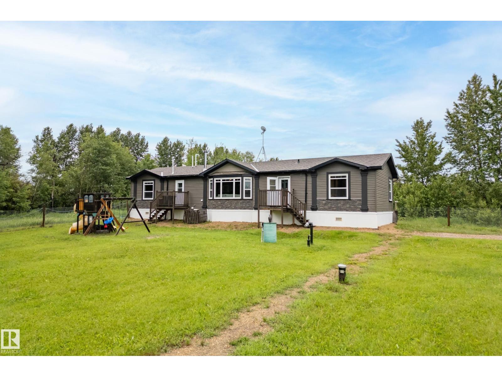 59415 Range Road 243 - photo 5
