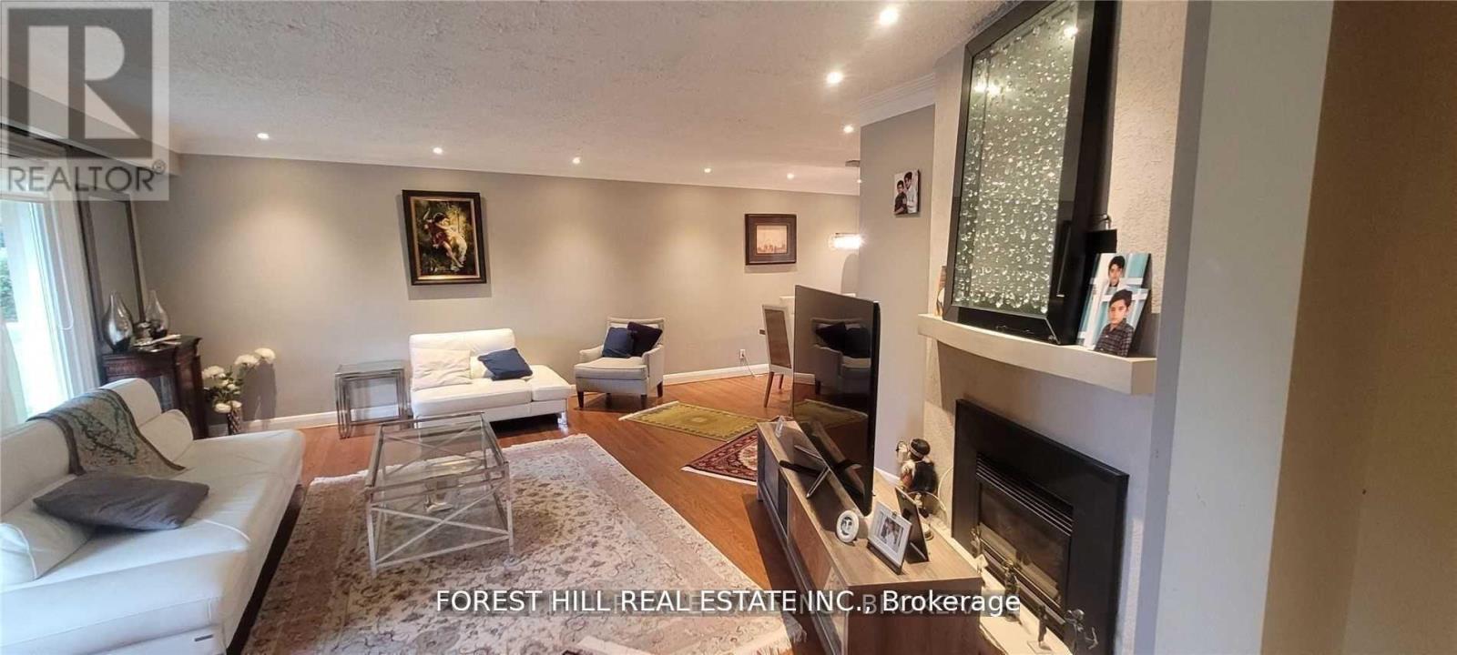 9 VISTAVIEW BOULEVARD - 10