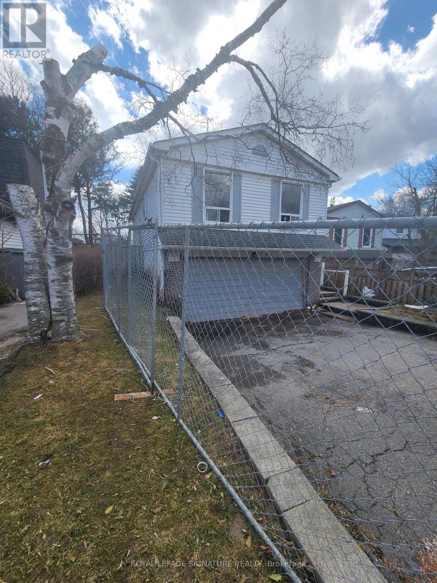 29 LILLOOET CRESCENT - 3