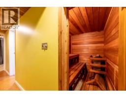 Kitchen - 1306 Selkirk Drive, Golden, BC V0A1H6 Photo 17