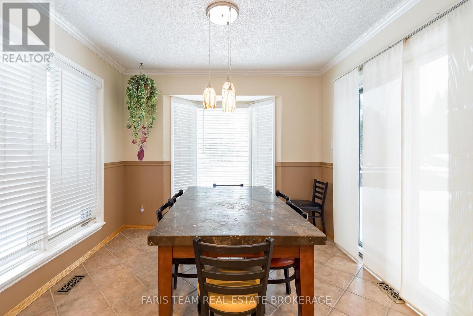 51 BECK BOULEVARD - 10