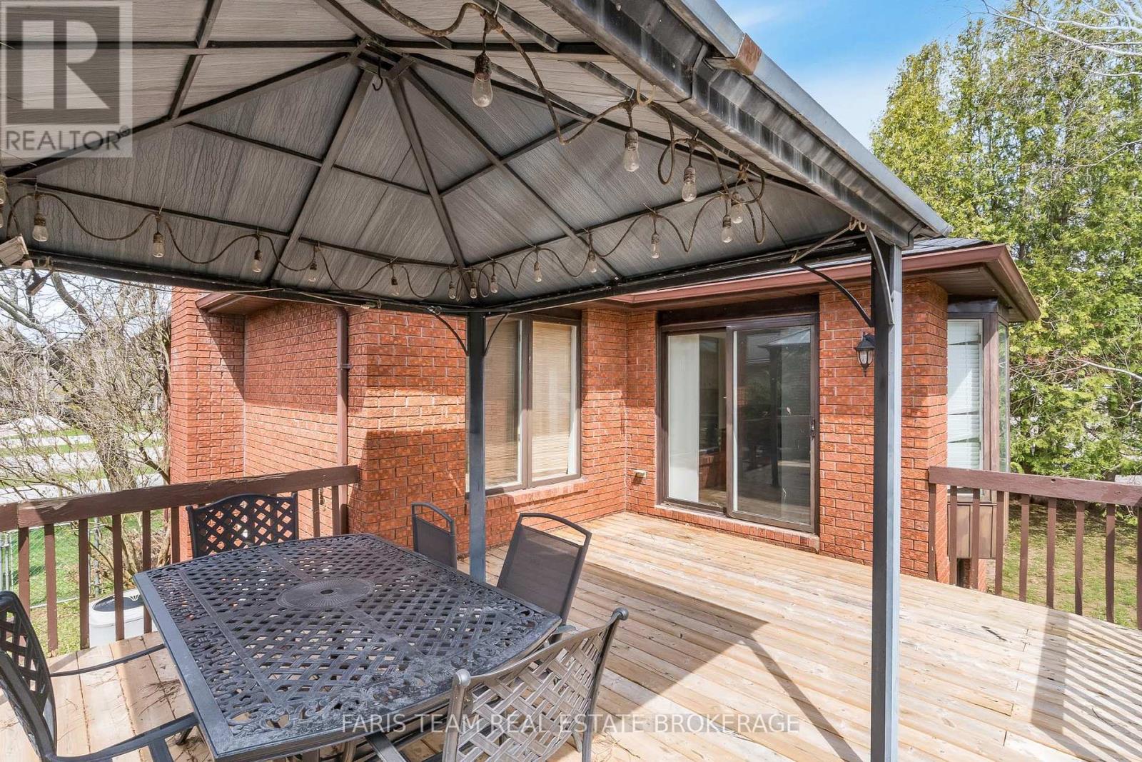51 BECK BOULEVARD - 28