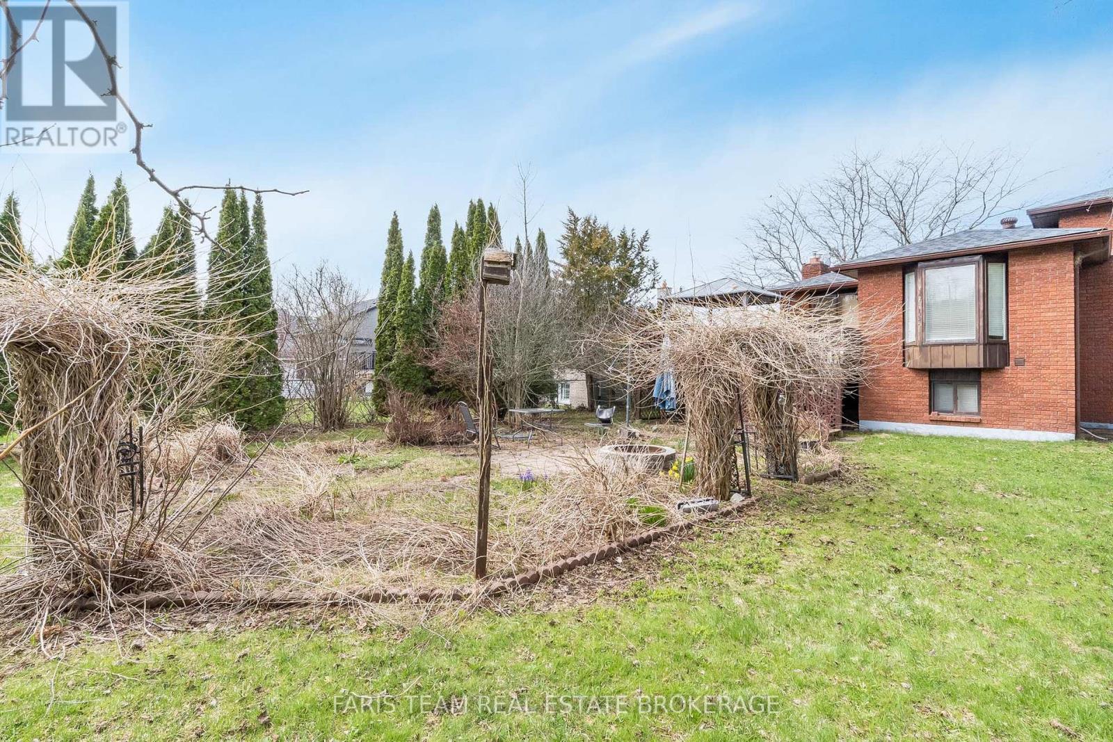 51 BECK BOULEVARD - 32