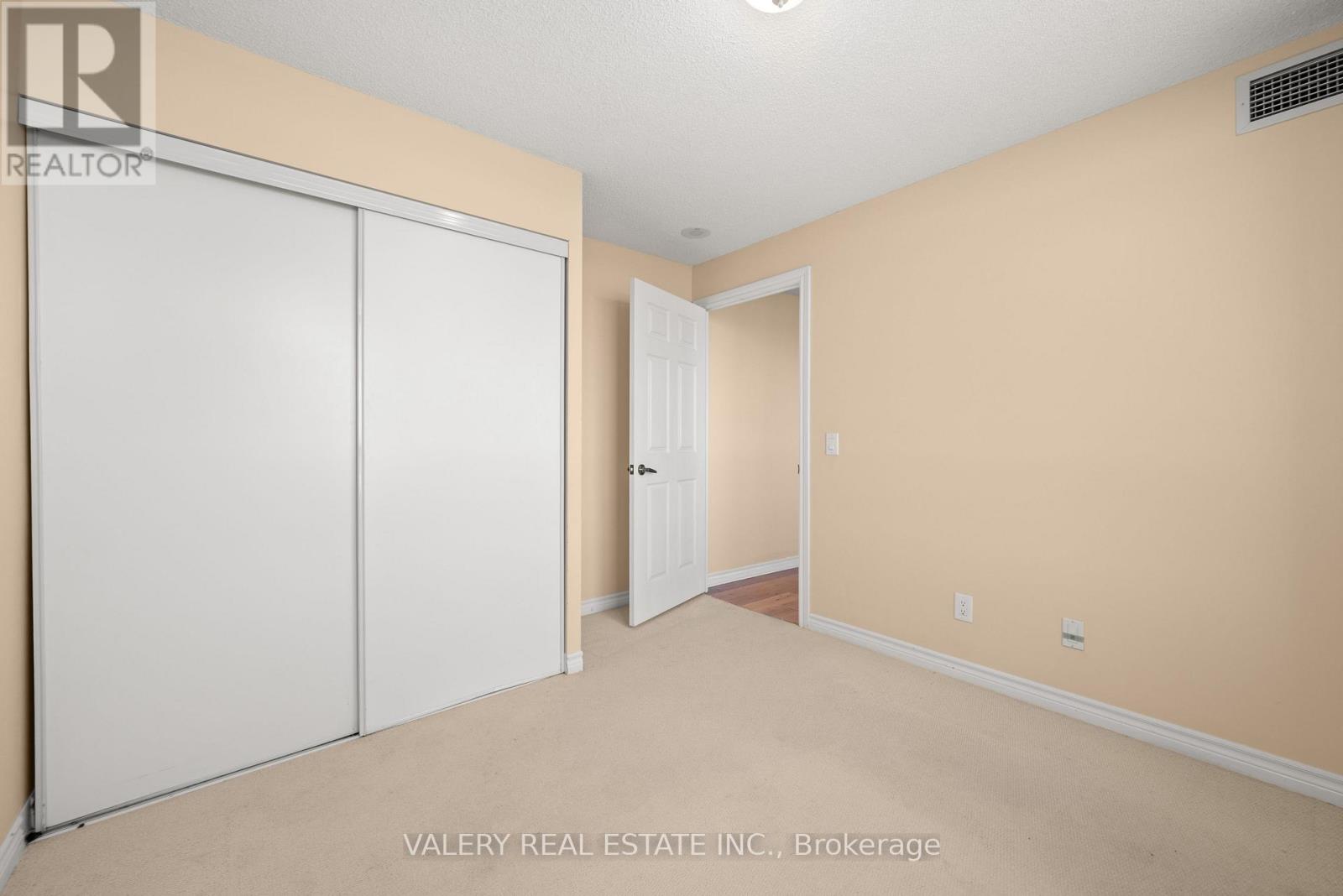 #1626 700 HUMBERWOOD BOULEVARD - 25
