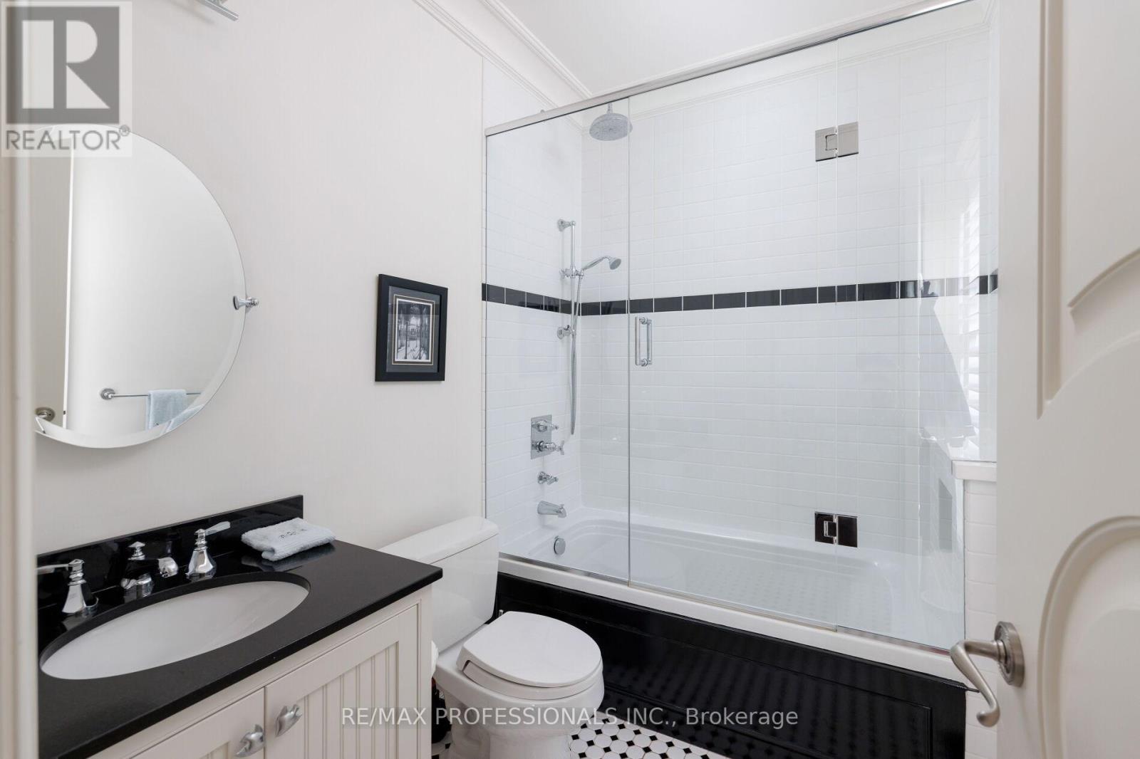 77 HALIBURTON AVENUE - 33