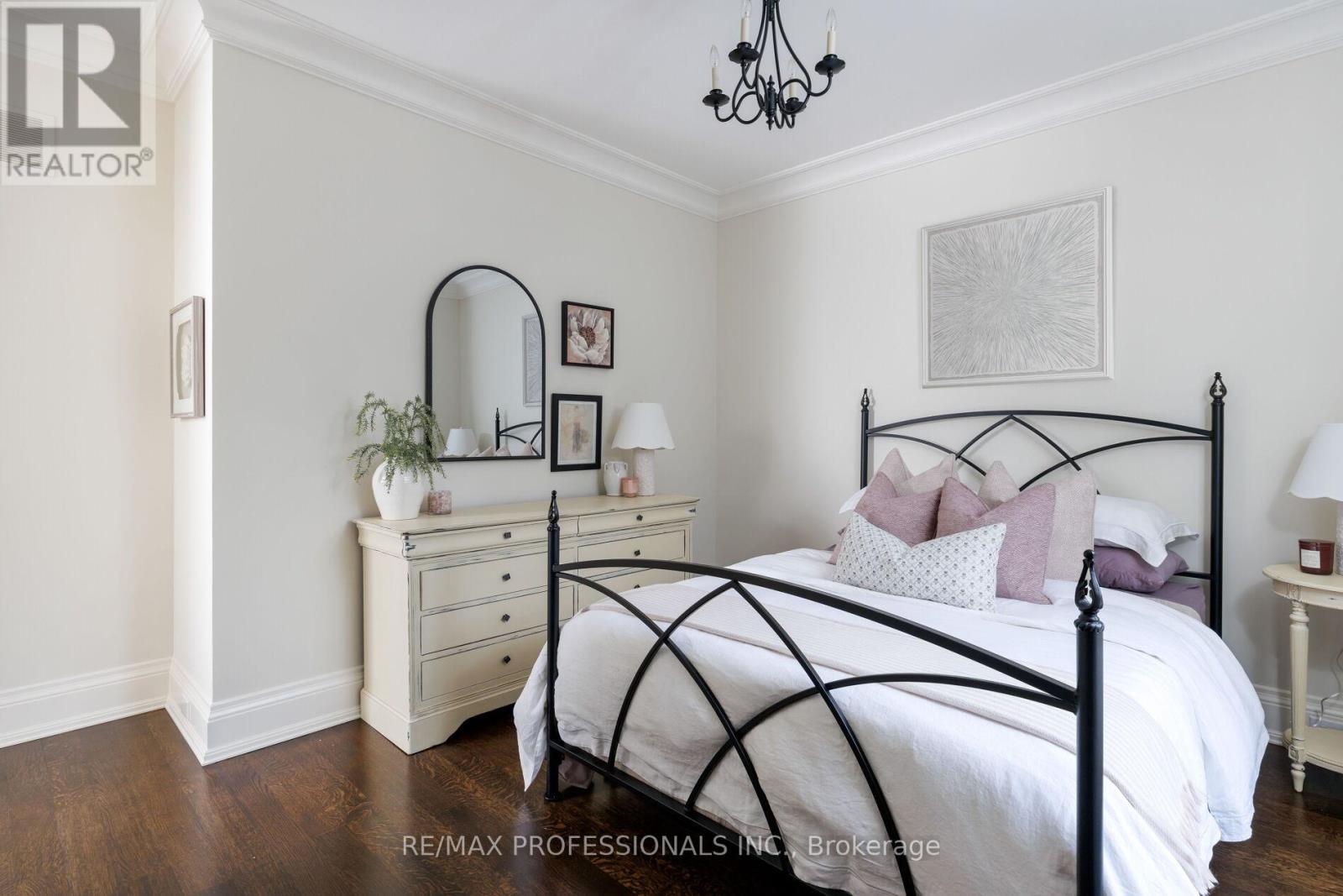 77 HALIBURTON AVENUE - 39