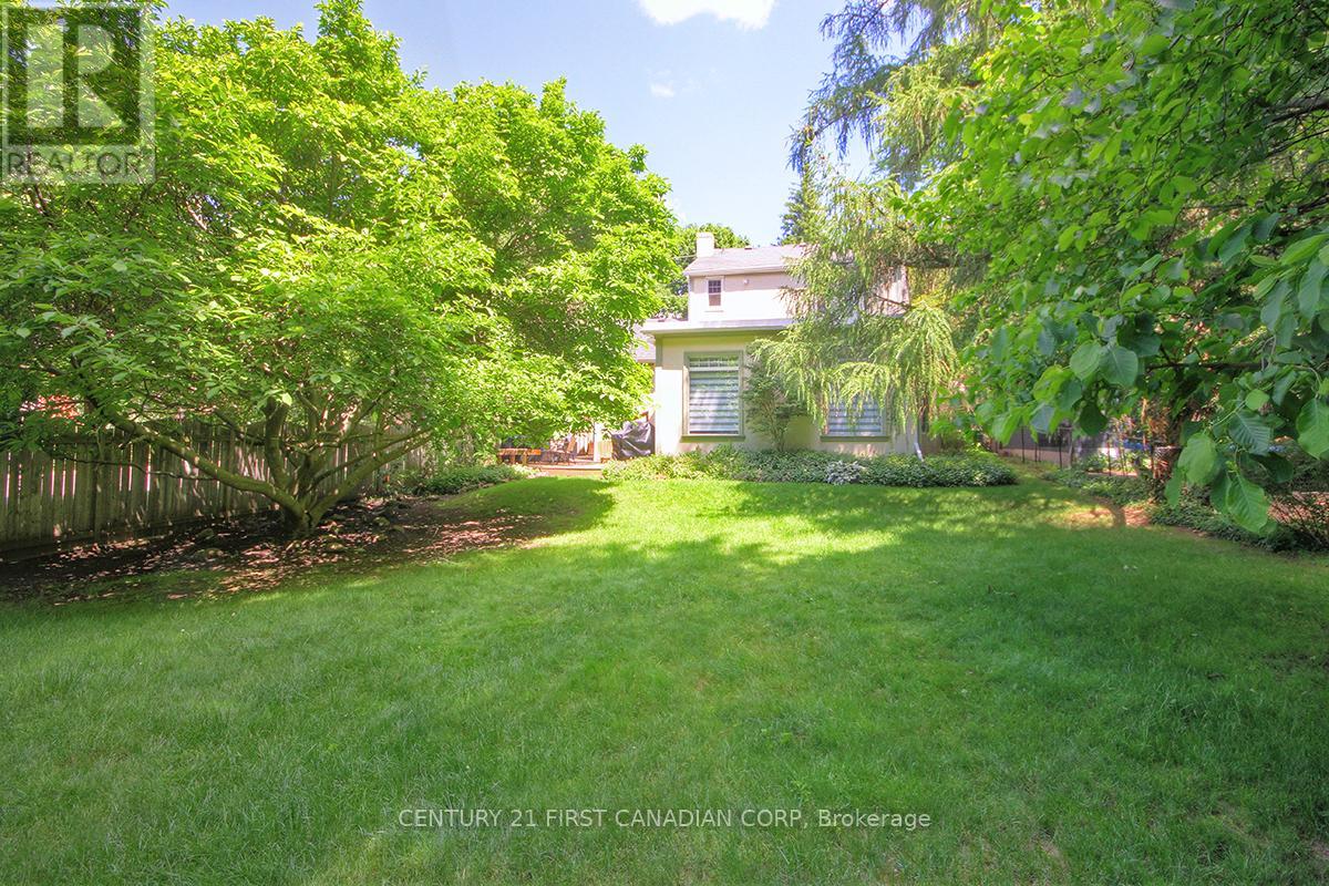 4 JERSEYVILLE ROAD E - 33